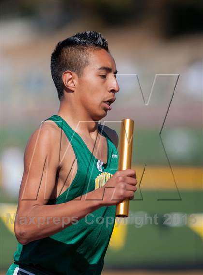 Thumbnail 1 in Ventura Invitational 4X1600M Relay photogallery.