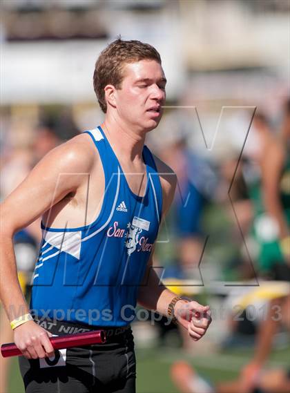 Thumbnail 1 in Ventura Invitational 4X1600M Relay photogallery.