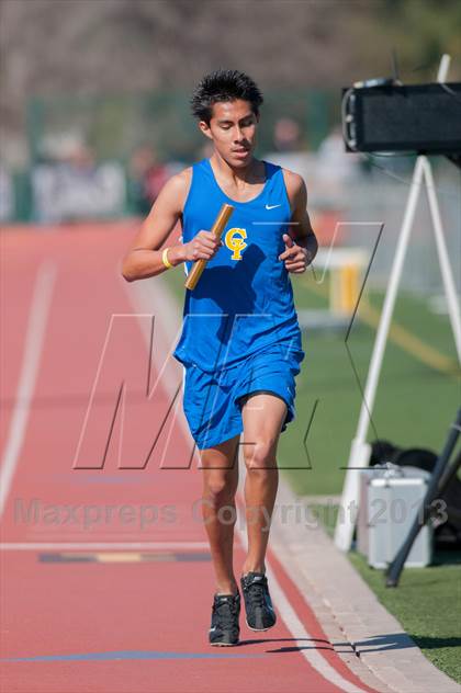 Thumbnail 1 in Ventura Invitational 4X1600M Relay photogallery.