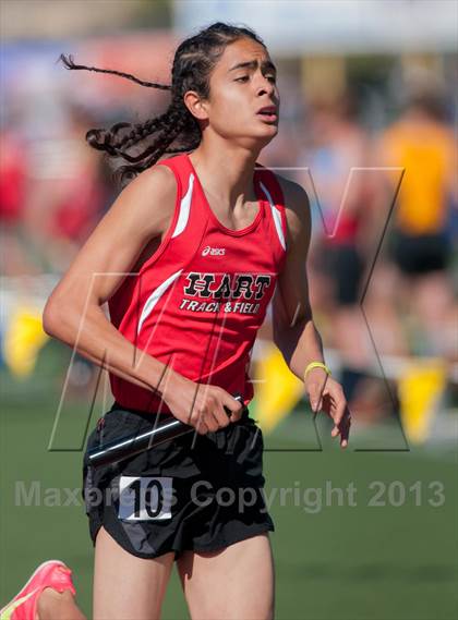 Thumbnail 3 in Ventura Invitational 4X1600M Relay photogallery.