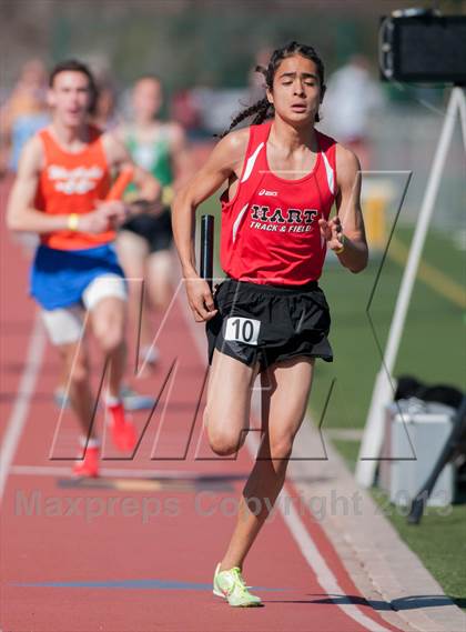 Thumbnail 2 in Ventura Invitational 4X1600M Relay photogallery.