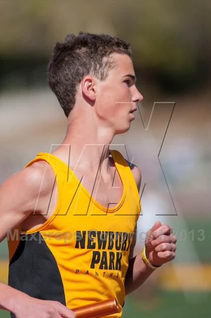 Thumbnail 2 in Ventura Invitational 4X1600M Relay photogallery.