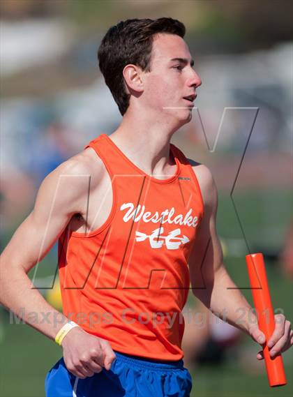 Thumbnail 2 in Ventura Invitational 4X1600M Relay photogallery.