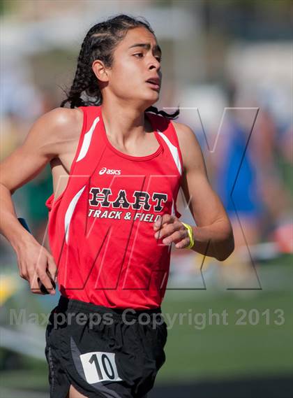 Thumbnail 2 in Ventura Invitational 4X1600M Relay photogallery.