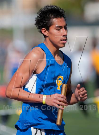 Thumbnail 2 in Ventura Invitational 4X1600M Relay photogallery.