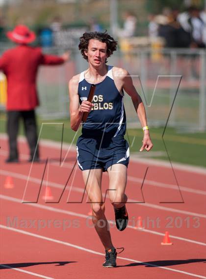 Thumbnail 1 in Ventura Invitational 4X1600M Relay photogallery.