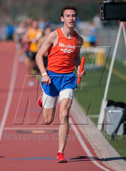 Thumbnail 3 in Ventura Invitational 4X1600M Relay photogallery.
