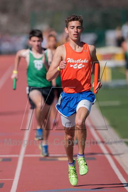 Thumbnail 1 in Ventura Invitational 4X1600M Relay photogallery.
