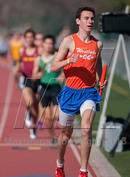 Thumbnail 1 in Ventura Invitational 4X1600M Relay photogallery.