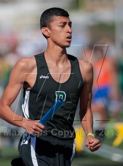 Thumbnail 3 in Ventura Invitational 4X1600M Relay photogallery.