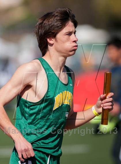 Thumbnail 3 in Ventura Invitational 4X1600M Relay photogallery.