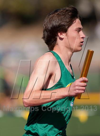 Thumbnail 2 in Ventura Invitational 4X1600M Relay photogallery.