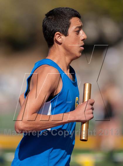 Thumbnail 3 in Ventura Invitational 4X1600M Relay photogallery.