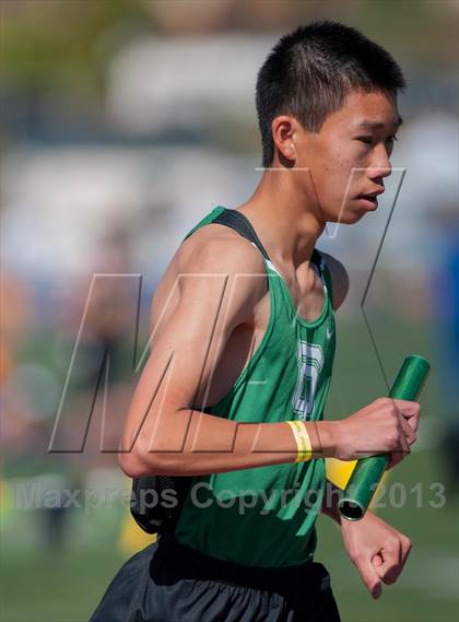 Thumbnail 3 in Ventura Invitational 4X1600M Relay photogallery.