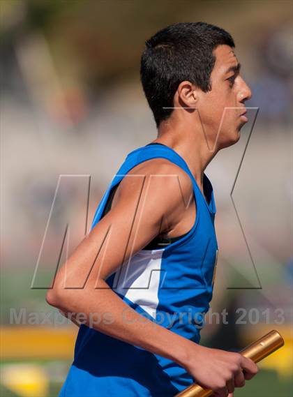 Thumbnail 1 in Ventura Invitational 4X1600M Relay photogallery.