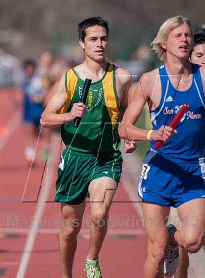 Thumbnail 2 in Ventura Invitational 4X1600M Relay photogallery.