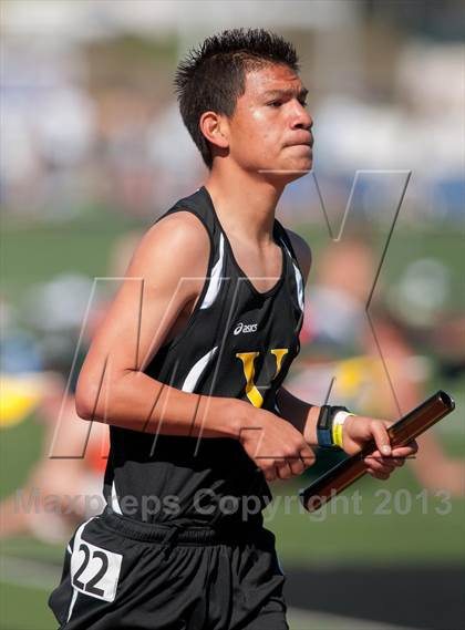 Thumbnail 1 in Ventura Invitational 4X1600M Relay photogallery.