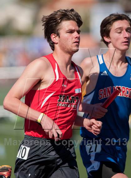 Thumbnail 3 in Ventura Invitational 4X1600M Relay photogallery.