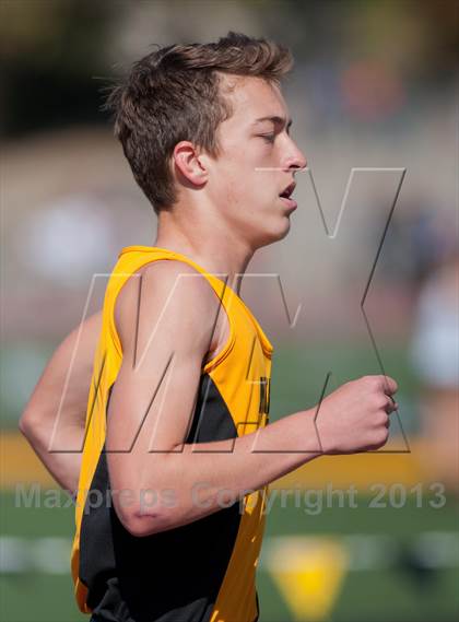 Thumbnail 1 in Ventura Invitational 4X1600M Relay photogallery.