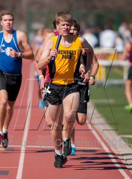 Thumbnail 2 in Ventura Invitational 4X1600M Relay photogallery.
