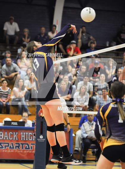 Thumbnail 2 in Blue Ridge vs Snowflake (AIA 3A Semifinal) photogallery.