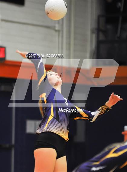 Thumbnail 3 in Blue Ridge vs Snowflake (AIA 3A Semifinal) photogallery.