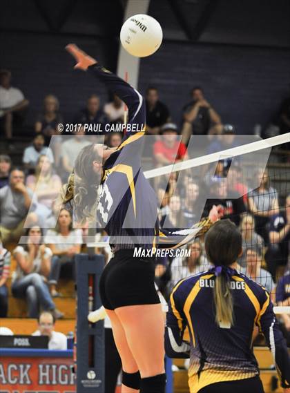 Thumbnail 3 in Blue Ridge vs Snowflake (AIA 3A Semifinal) photogallery.