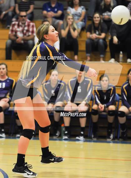 Thumbnail 3 in Blue Ridge vs Snowflake (AIA 3A Semifinal) photogallery.