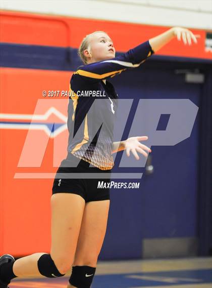Thumbnail 2 in Blue Ridge vs Snowflake (AIA 3A Semifinal) photogallery.