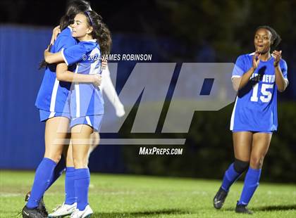 Thumbnail 3 in Stanton v Santa Fe (FHSAA 4A Quarterfinal) photogallery.