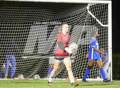Thumbnail 2 in Stanton v Santa Fe (FHSAA 4A Quarterfinal) photogallery.