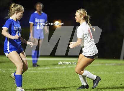 Thumbnail 3 in Stanton v Santa Fe (FHSAA 4A Quarterfinal) photogallery.