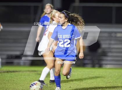 Thumbnail 3 in Stanton v Santa Fe (FHSAA 4A Quarterfinal) photogallery.