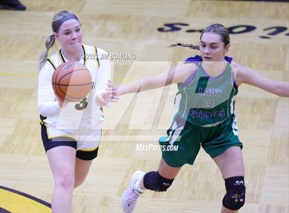 Thumbnail 1 in Windsor/Stewardson-Strasburg @ Tuscola photogallery.