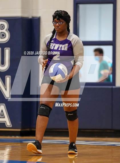 Thumbnail 3 in Newton vs Buna photogallery.