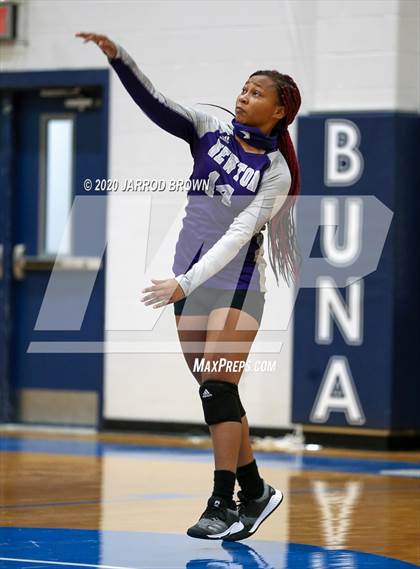 Thumbnail 2 in Newton vs Buna photogallery.