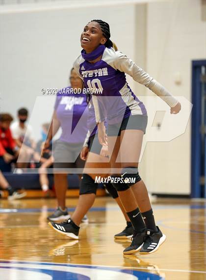 Thumbnail 3 in Newton vs Buna photogallery.