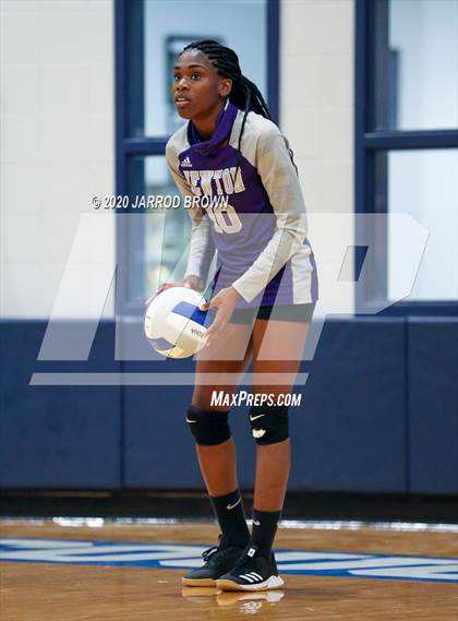 Thumbnail 1 in Newton vs Buna photogallery.