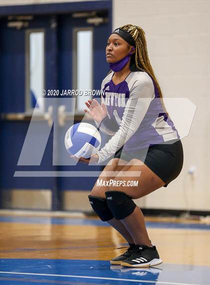 Thumbnail 3 in Newton vs Buna photogallery.