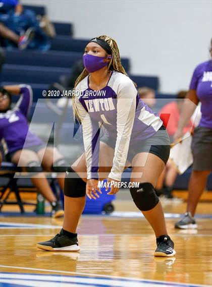 Thumbnail 2 in Newton vs Buna photogallery.