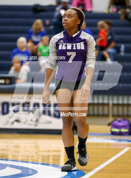 Thumbnail 3 in Newton vs Buna photogallery.