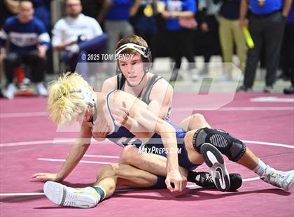 Thumbnail 3 in UIL Wrestling 5A-6A Finals (Round 2) photogallery.