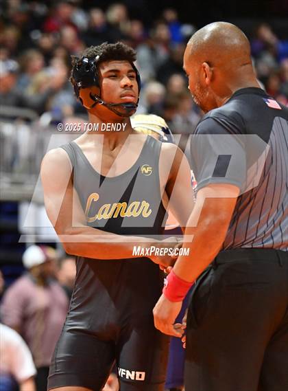 Thumbnail 2 in UIL Wrestling 5A-6A Finals (Round 2) photogallery.