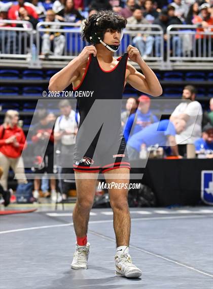 Thumbnail 1 in UIL Wrestling 5A-6A Finals (Round 2) photogallery.