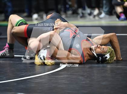 Thumbnail 2 in UIL Wrestling 5A-6A Finals (Round 2) photogallery.