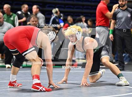 Thumbnail 2 in UIL Wrestling 5A-6A Finals (Round 2) photogallery.