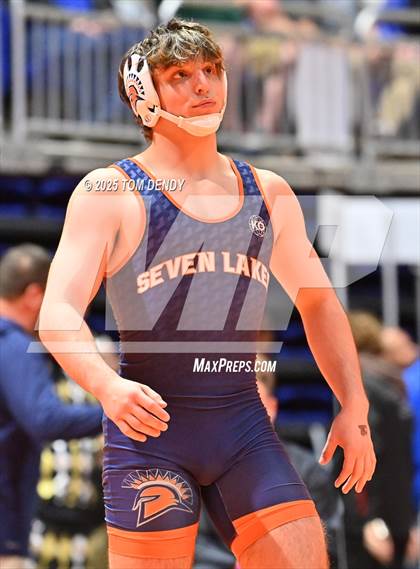 Thumbnail 2 in UIL Wrestling 5A-6A Finals (Round 2) photogallery.