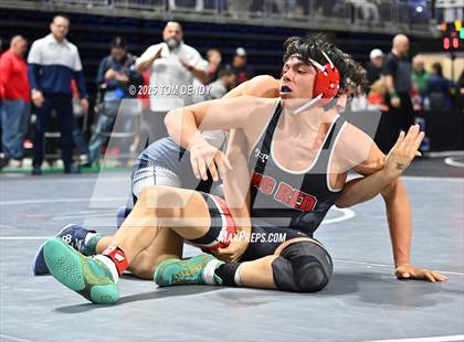 Thumbnail 3 in UIL Wrestling 5A-6A Finals (Round 2) photogallery.