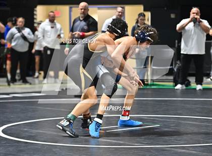 Thumbnail 1 in UIL Wrestling 5A-6A Finals (Round 2) photogallery.
