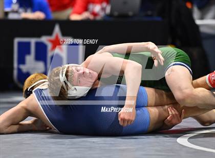 Thumbnail 2 in UIL Wrestling 5A-6A Finals (Round 2) photogallery.